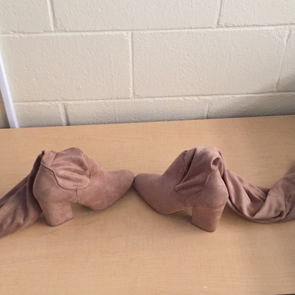 Over the knee tan boots - Picture 2 of 3